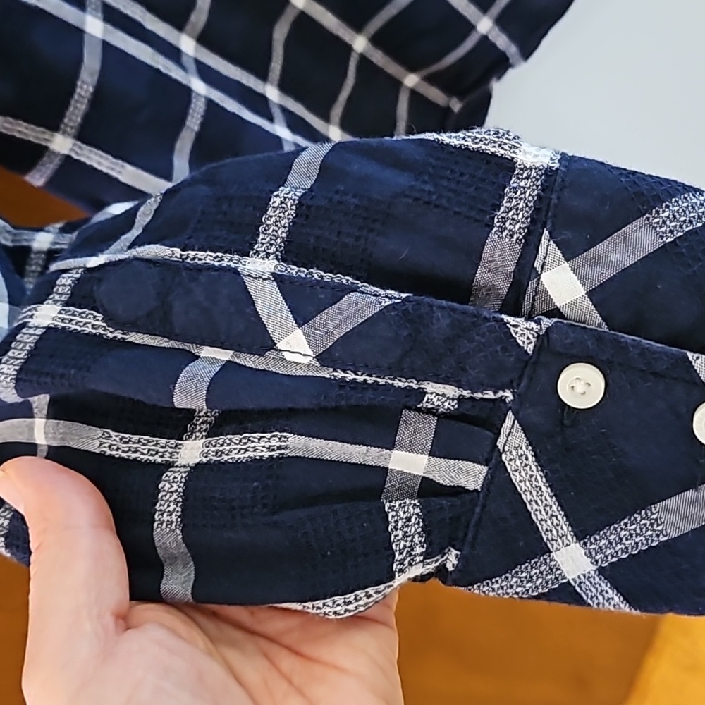 #93 Tommy Hilfiger button down top - Picture 7 of 8